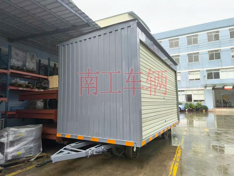 10吨箱式开元网页版_开元(中国)两侧带卷帘门 牵引雨篷拖车