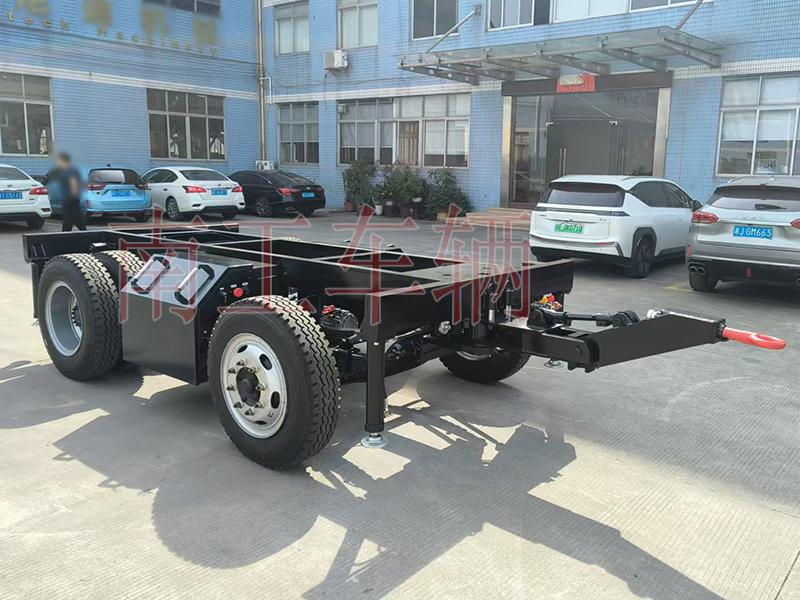 6.5吨自走式电动拖车底盘 电动开元网页版_开元(中国)