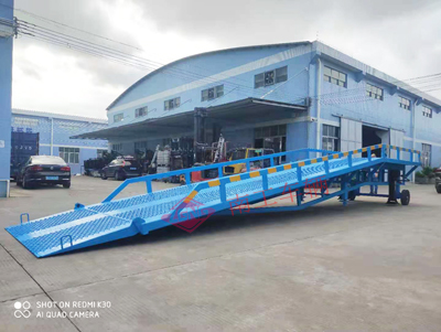 1684315941997882.jpg 10吨移动式登车桥3I.jpg